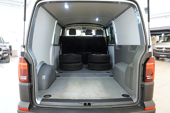 Volkswagen Transporter 27 of 27