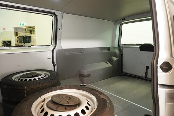 Volkswagen Transporter 26 of 27