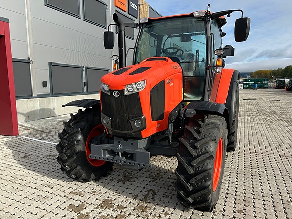 Kubota M6111 Utility 4 of 8