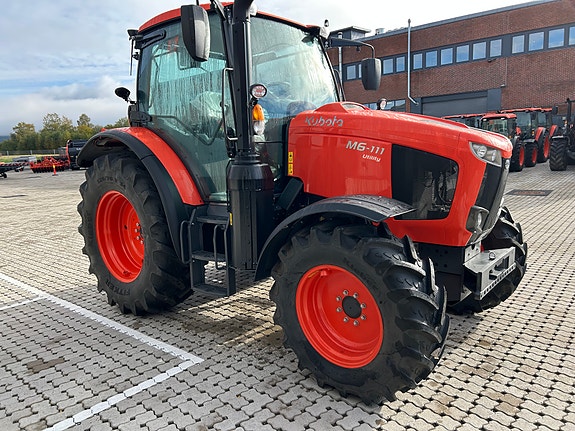 Kubota M6111 Utility 3 of 8