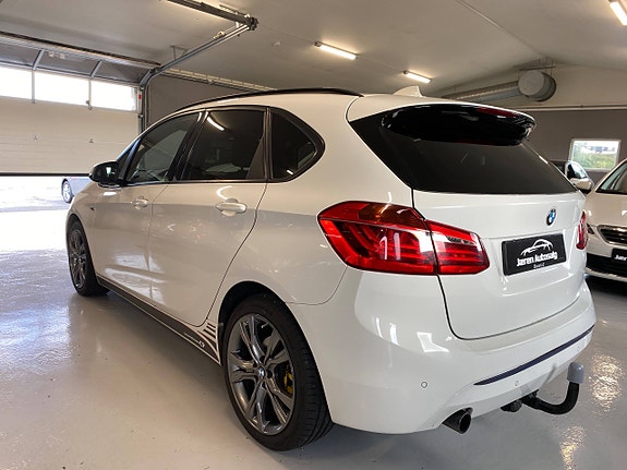 BMW 218d 6 of 27