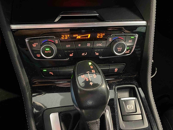 BMW 218d 24 of 27