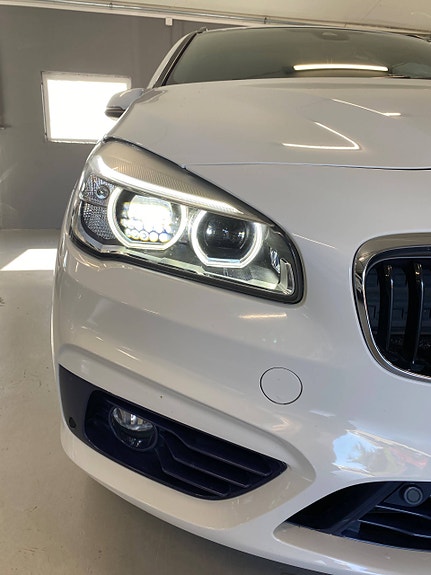 BMW 218d 9 of 27