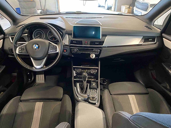 BMW 218d 10 of 27