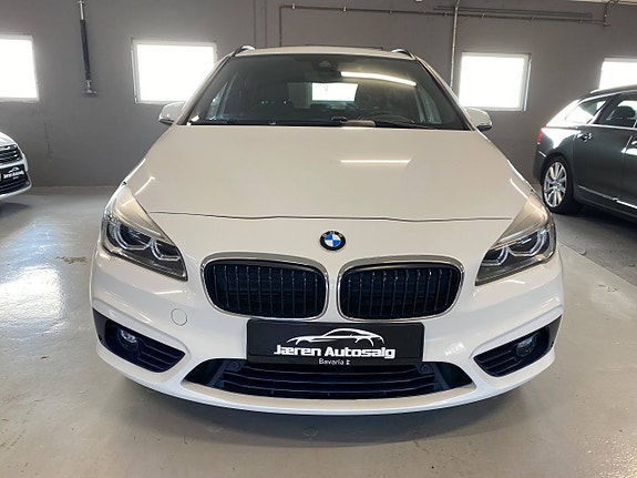 BMW 218d 2 of 27
