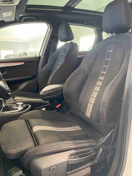 BMW 218d 13 of 27