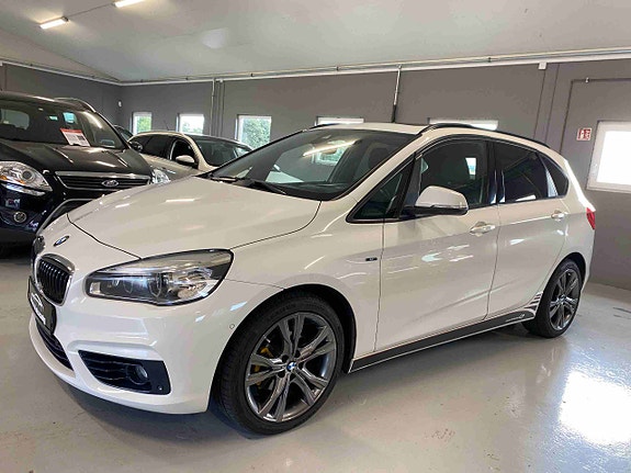 BMW 218d 8 of 27