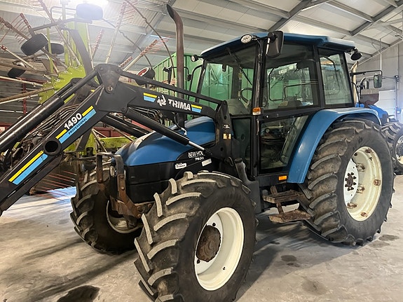 New Holland 7635