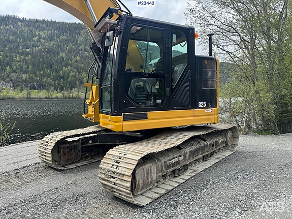 Caterpillar 325FLCR Gravemaskin - 2 skuffer, R8 rototilt og Makin GPS 4 of 30