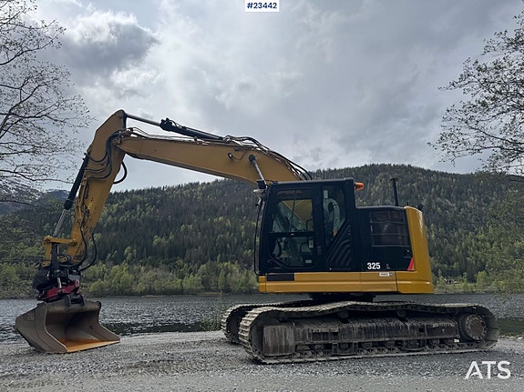 Caterpillar 325FLCR Gravemaskin - 2 skuffer, R8 rototilt og Makin GPS 3 of 30