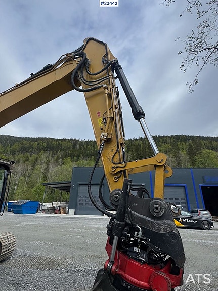 Caterpillar 325FLCR Gravemaskin - 2 skuffer, R8 rototilt og Makin GPS 16 of 30
