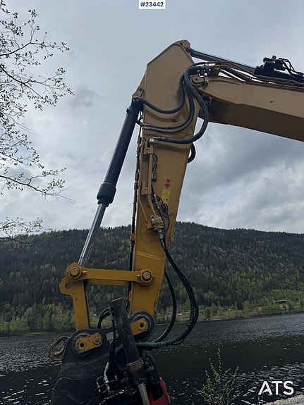 Caterpillar 325FLCR Gravemaskin - 2 skuffer, R8 rototilt og Makin GPS 15 of 30