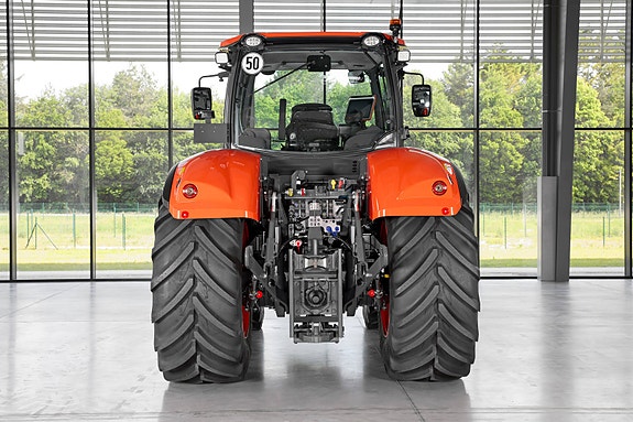 Kubota M7-174 KVT 7 of 9