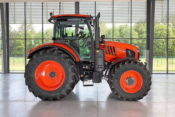 Kubota M7-174 KVT 8 of 9