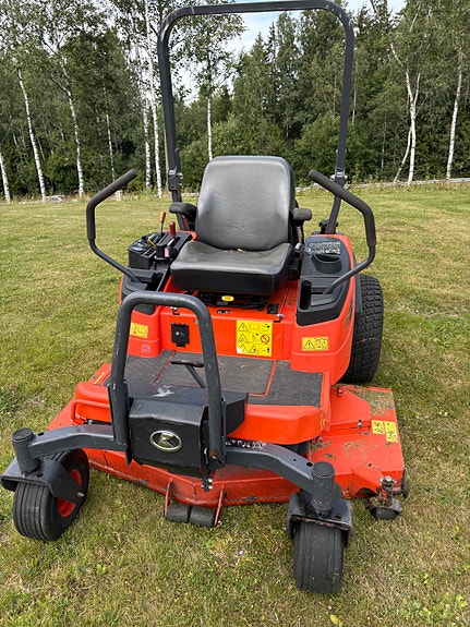 Kubota ZD326 Zero turn - Diesel! 9 of 17