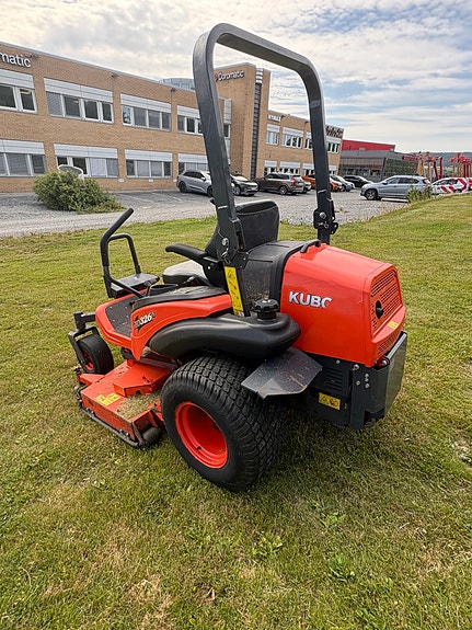 Kubota ZD326 Zero turn - Diesel! 11 of 17