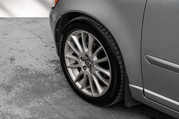 Volvo V50 8 of 24