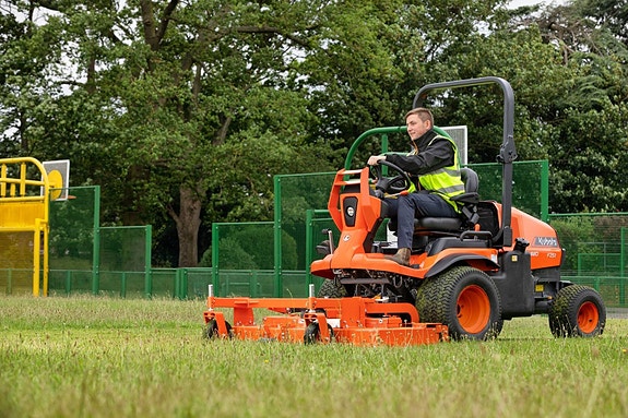 Kubota F251 Frontklipper - 4WD diesel 2 of 22
