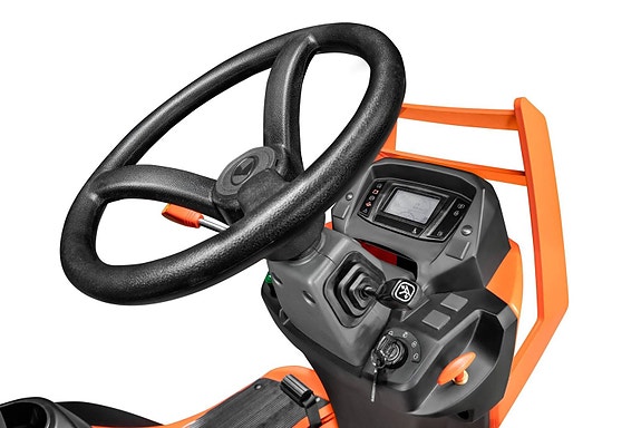 Kubota F251 Frontklipper - 4WD diesel 14 of 22