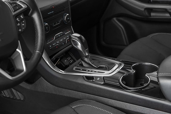 Ford S-MAX 16 of 26