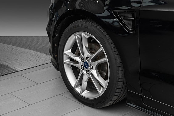Ford S-MAX 9 of 26