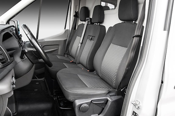 Ford Transit 18 of 23