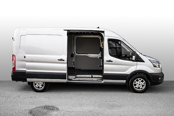 Ford Transit 12 of 23