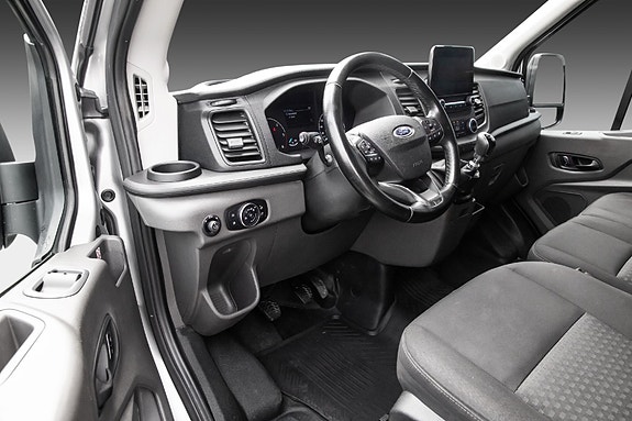 Ford Transit 19 of 23