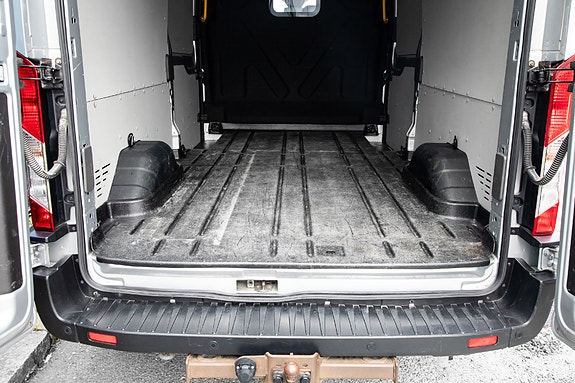 Ford Transit 10 of 23