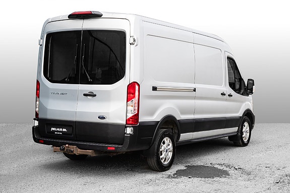 Ford Transit 8 of 23