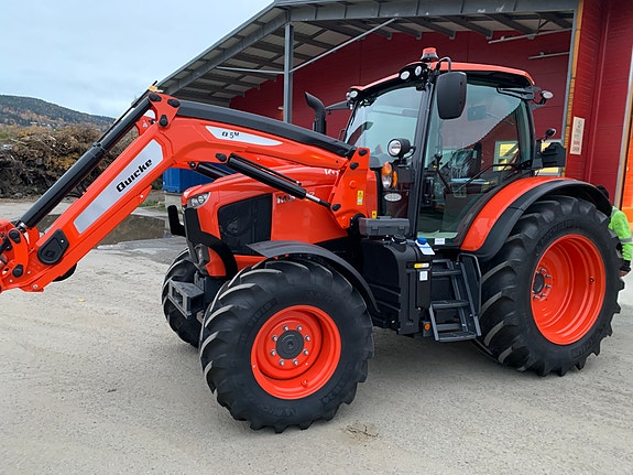 Kubota M6142 Premium 10 of 11