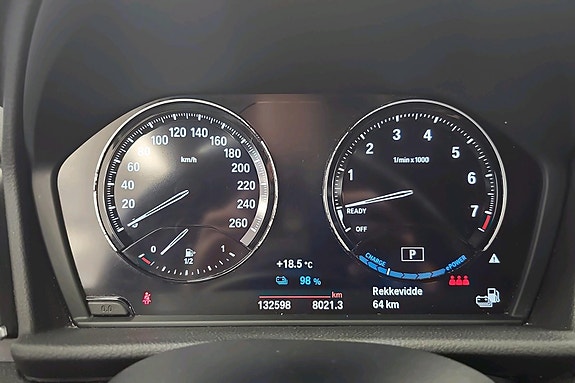 BMW 225xe 10 of 24