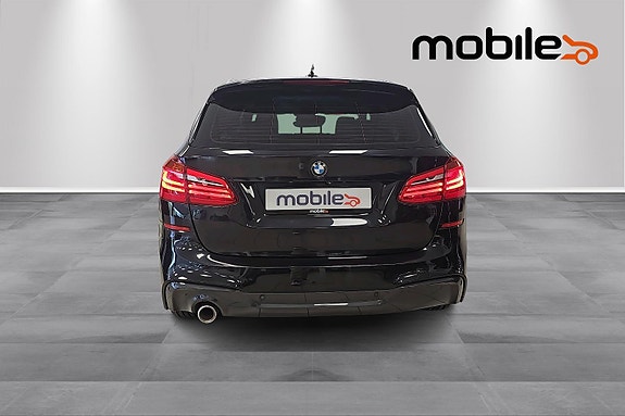 BMW 225xe 4 of 24