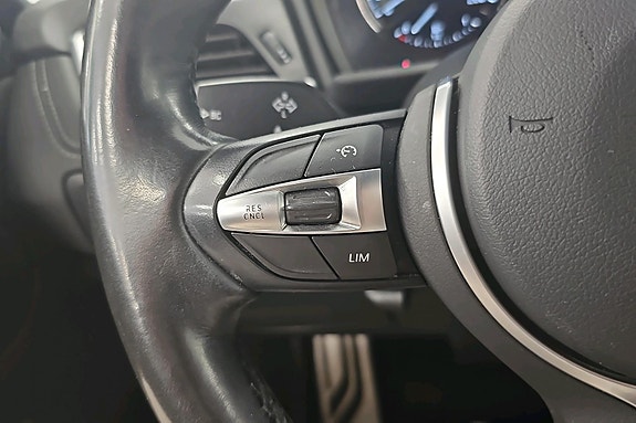 BMW 225xe 16 of 24