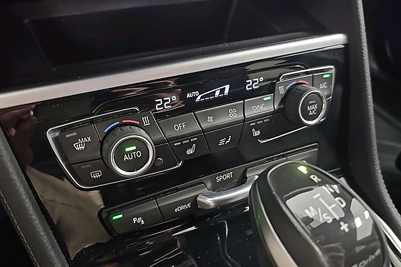 BMW 225xe 15 of 24