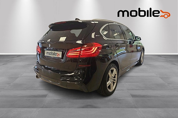 BMW 225xe 3 of 24