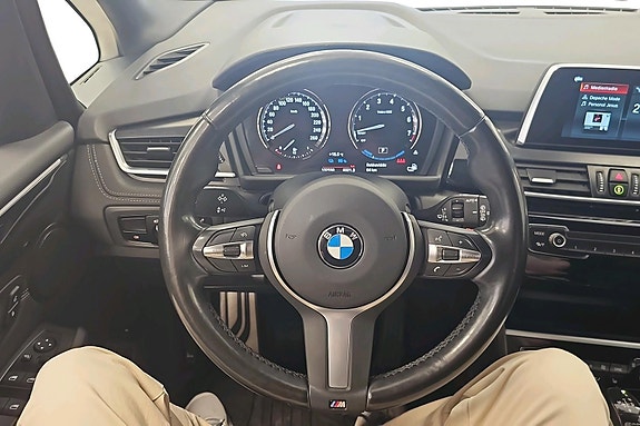 BMW 225xe 9 of 24