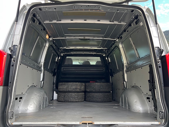 Mercedes-Benz Vito 16 of 30