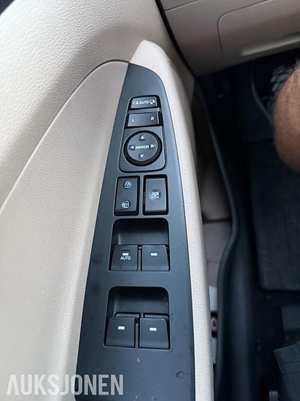 Hyundai Tucson 8 of 13