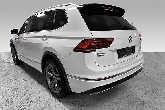 Volkswagen Tiguan Allspace 2 of 21