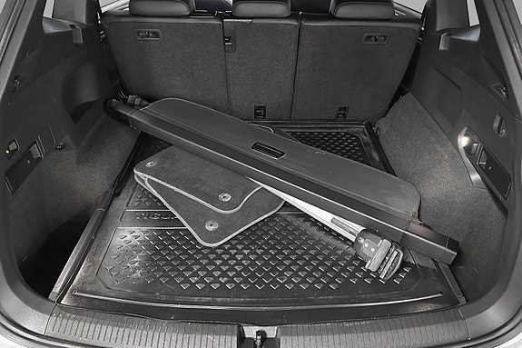 Volkswagen Tiguan Allspace 12 of 21