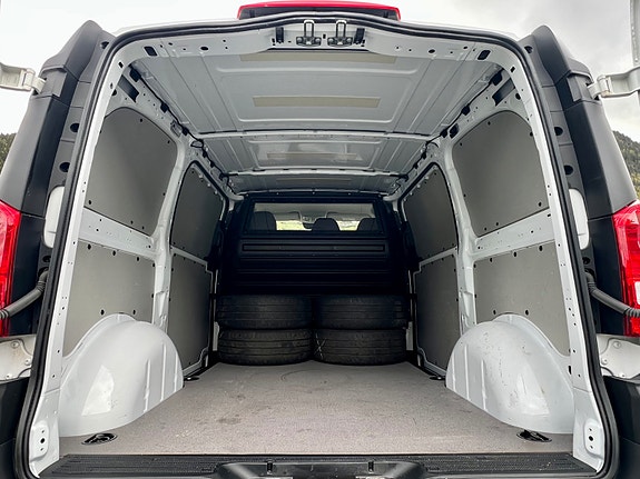 Mercedes-Benz Vito 16 of 30