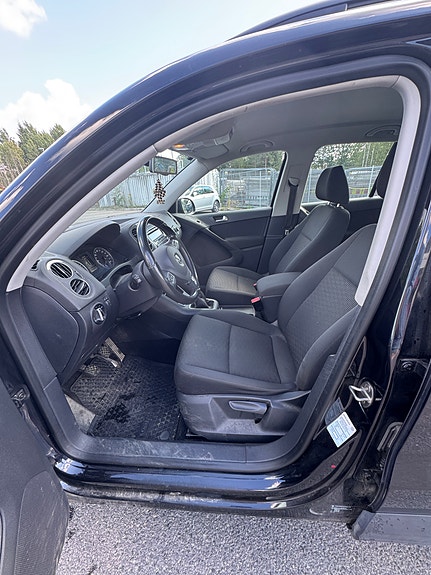 Volkswagen Tiguan 10 of 15