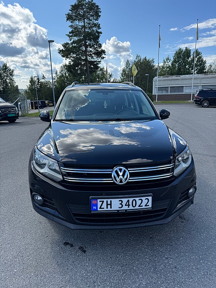 Volkswagen Tiguan 2 of 15