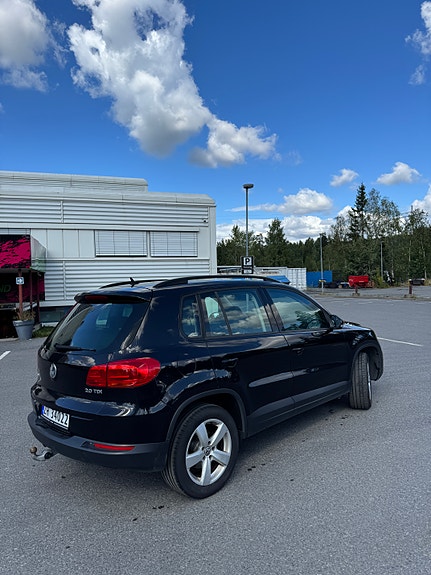 Volkswagen Tiguan 4 of 15