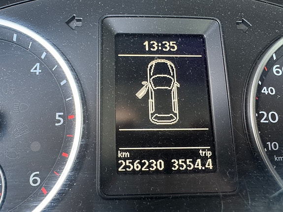 Volkswagen Tiguan 15 of 15