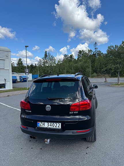 Volkswagen Tiguan 5 of 15