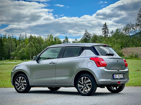Suzuki Swift 2 of 30