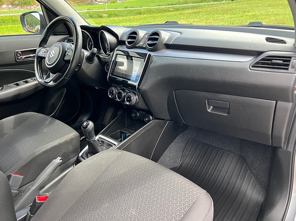 Suzuki Swift 15 of 30