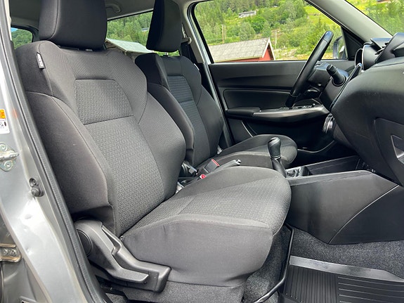 Suzuki Swift 14 of 30